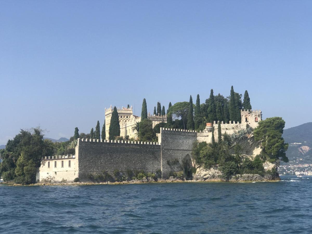 Residence La Mignon Oleandri Torri Del Benaco Esterno foto