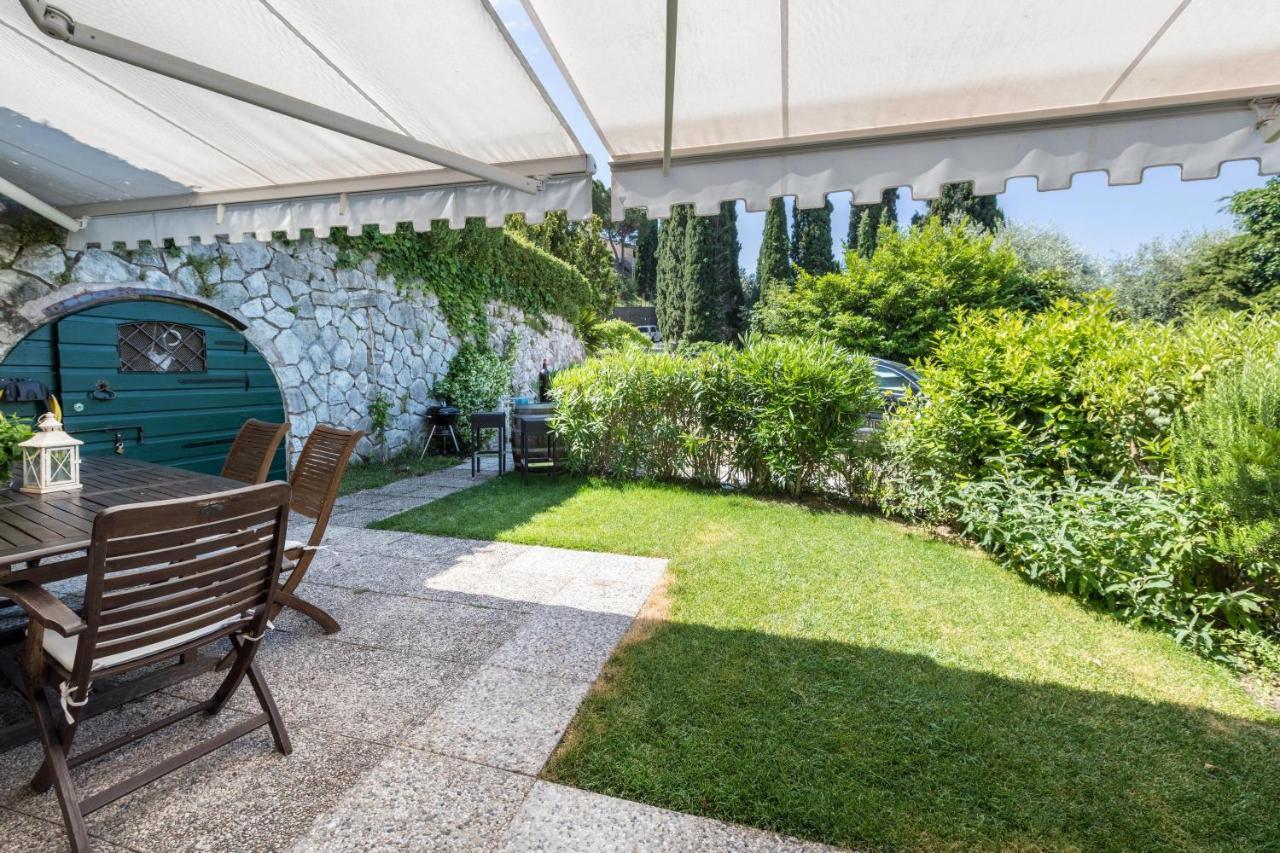 Residence La Mignon Oleandri Torri Del Benaco Esterno foto